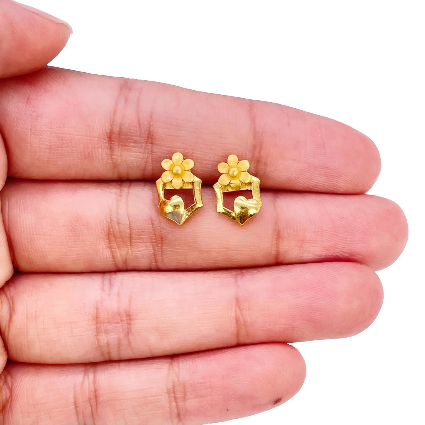 22ct Yellow Gold High Polished Floral Heart Cut Out Pendant Earring Set Jewelry Set