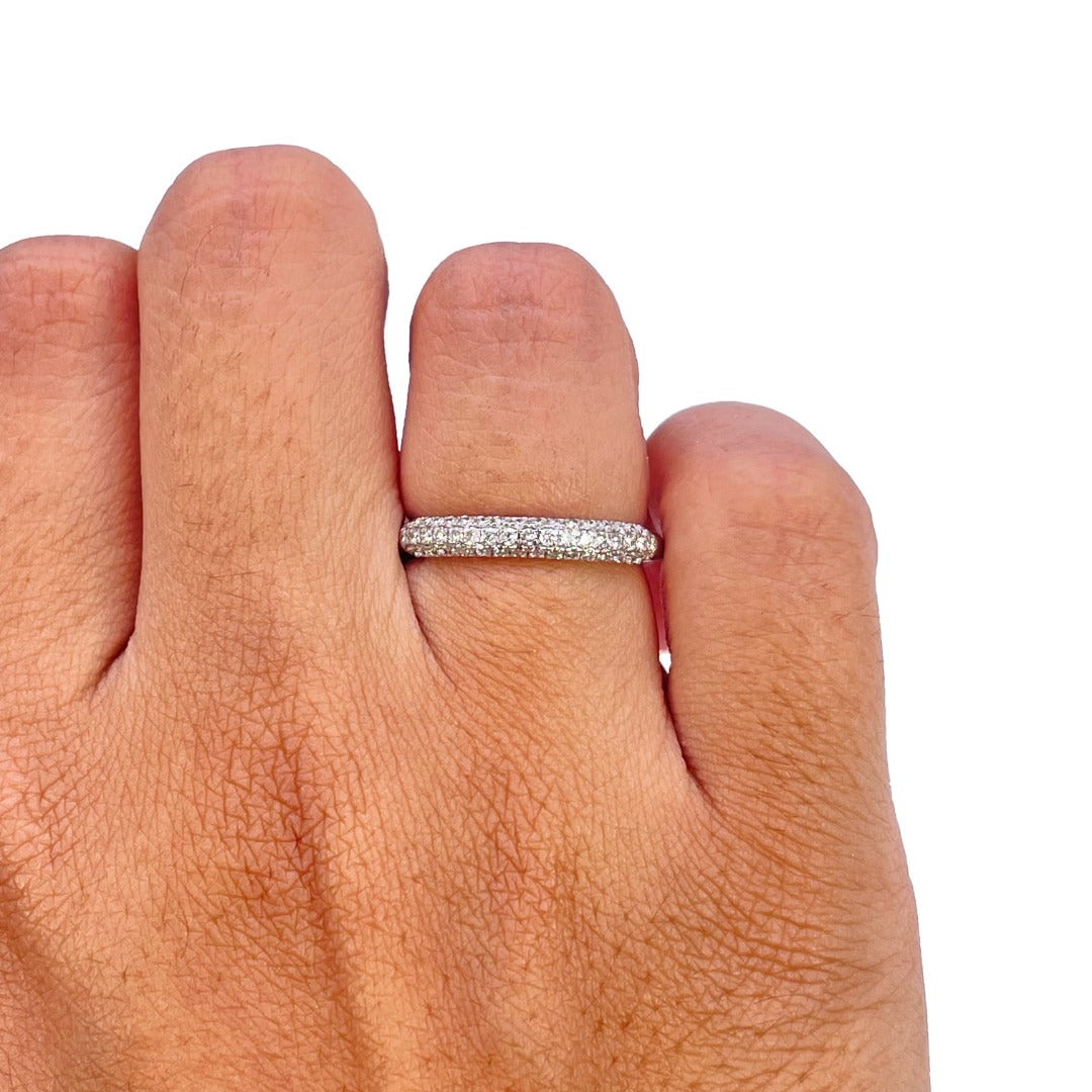 14 karaat witgouden ring met 3 diamanten, koepelvormige pavézetting 0,34 ct