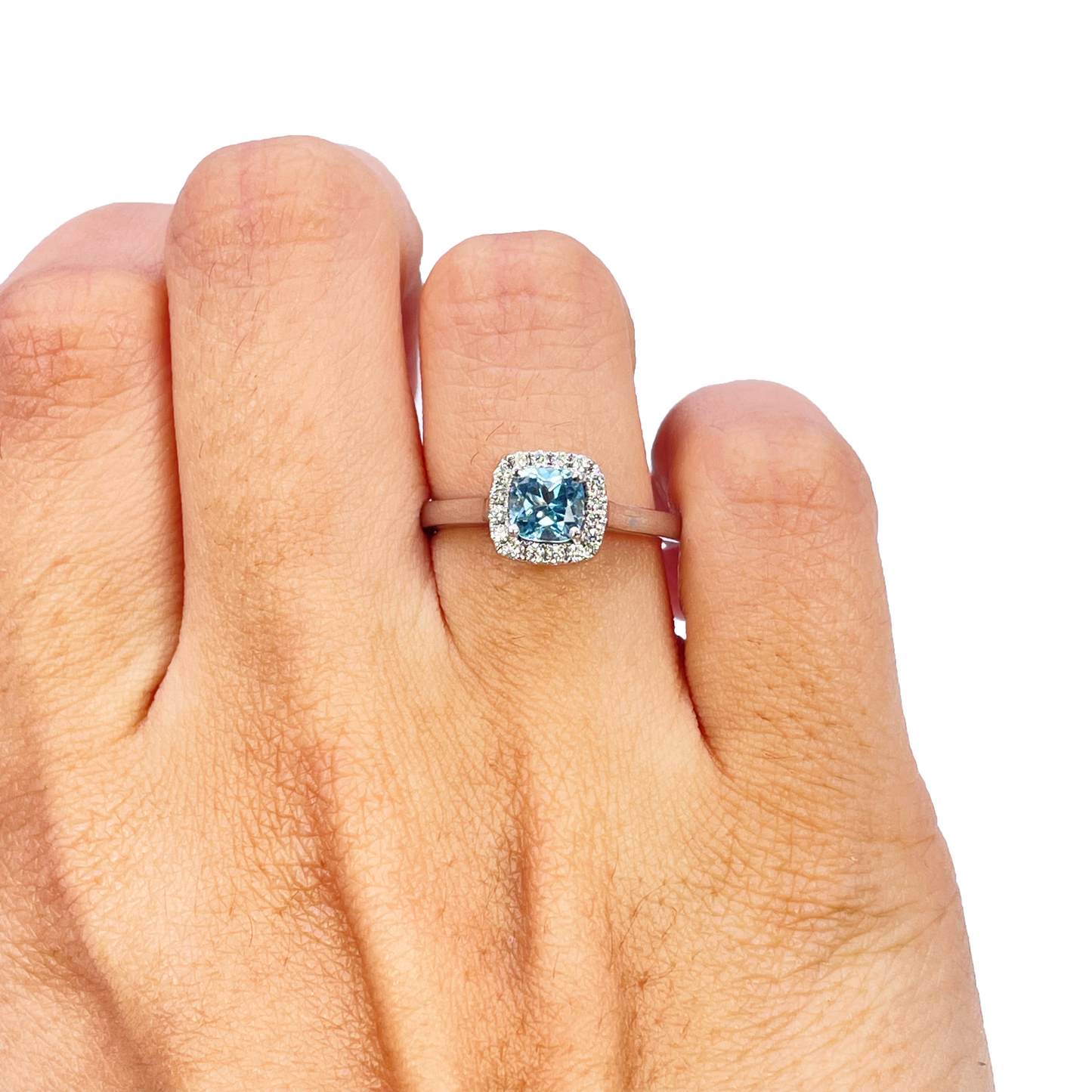 Bague coussin en or blanc 18 carats avec aigue-marine et diamants, serti halo, 0,70 carat