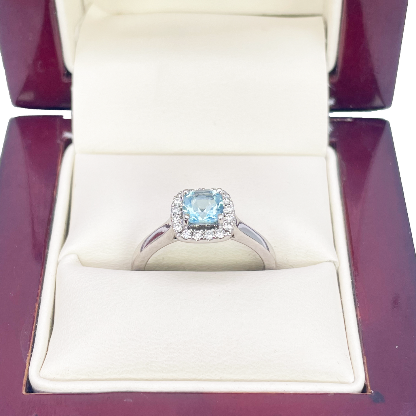 Bague coussin en or blanc 18 carats avec aigue-marine et diamants, serti halo, 0,70 carat