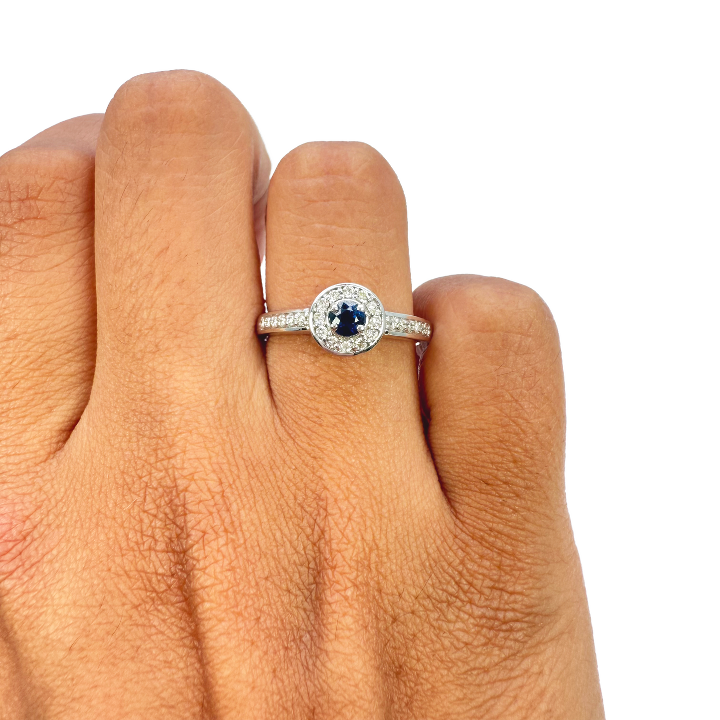 18-karaats natuurlijke blauwe saffier & ronde diamant halo halve eternity ring 0,35 ct