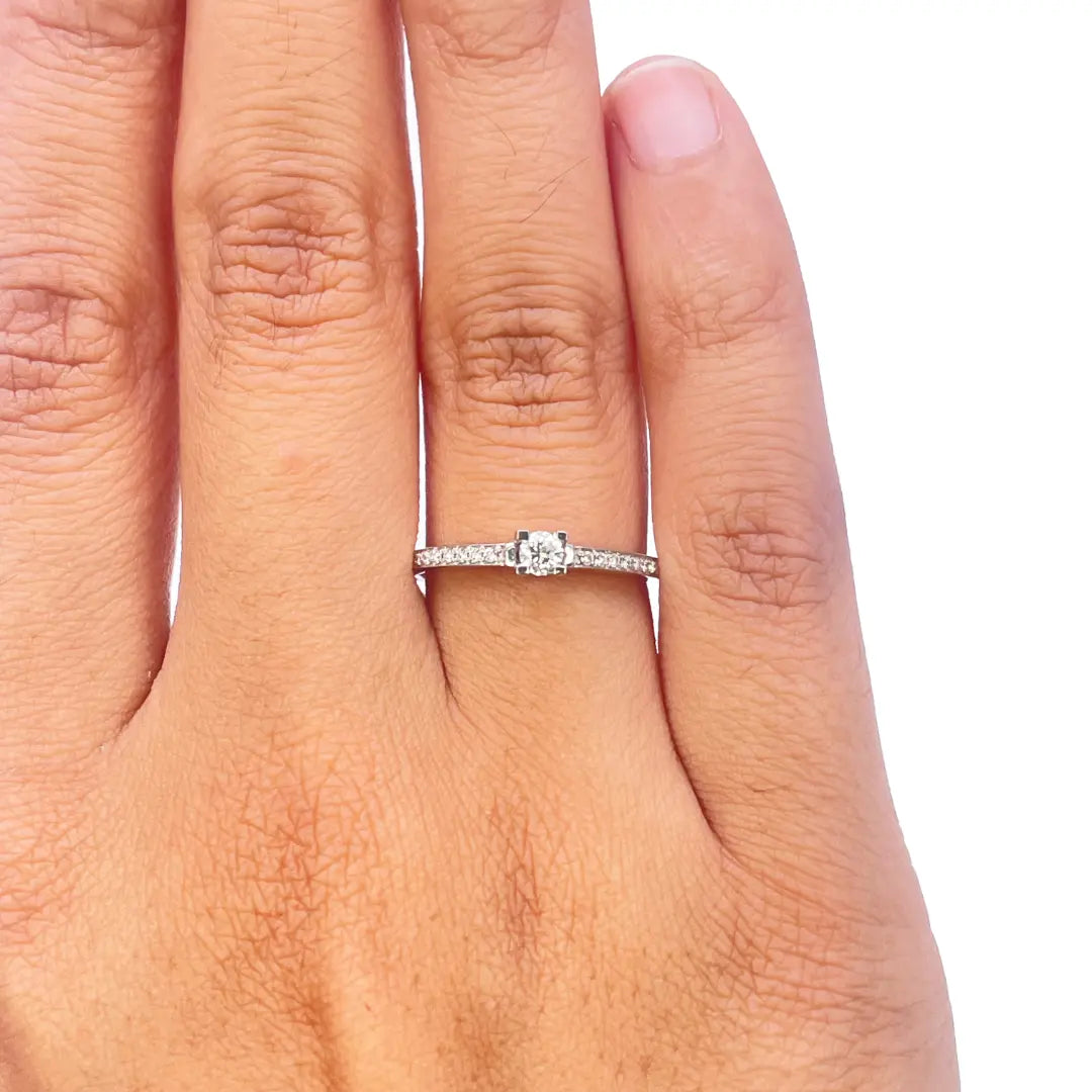 18ct White Gold Round Cut Diamond Engagement Ring 0.15 carats  Diamond Ring