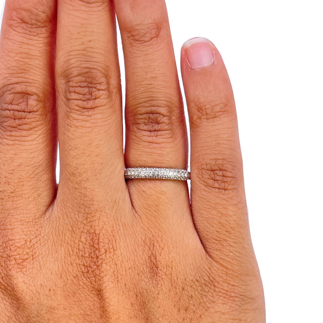 14 karaat witgouden ring met 3 diamanten, koepelvormige pavézetting 0,34 ct
