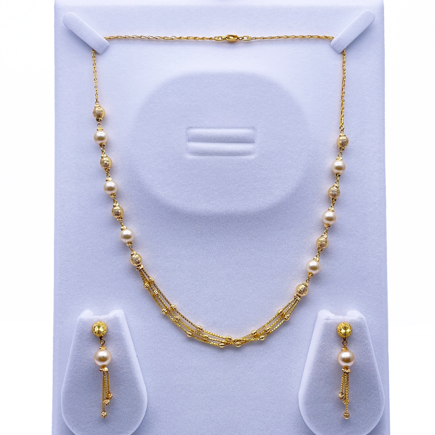 Parure Collier/Boucles d'oreilles superposés, en Or jaune 22 carats, avec perles et billes diamantées