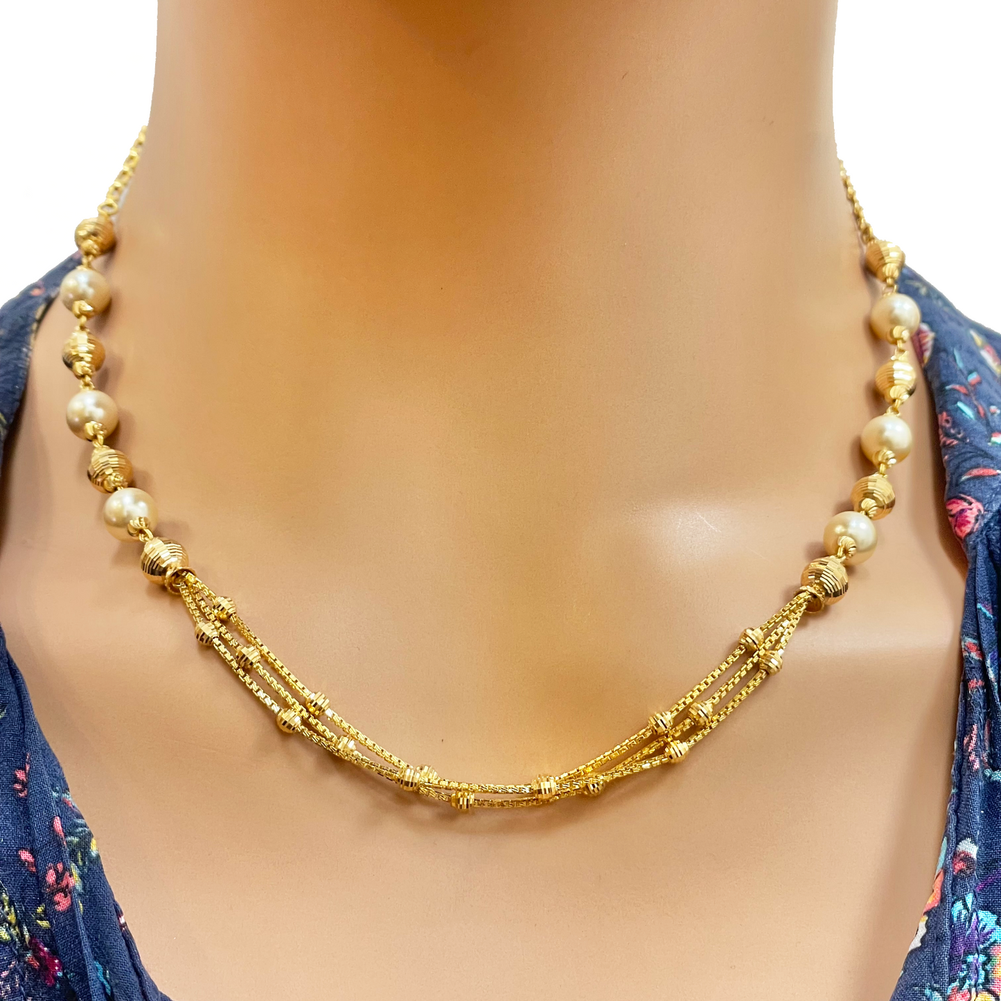 Parure Collier/Boucles d'oreilles superposés, en Or jaune 22 carats, avec perles et billes diamantées
