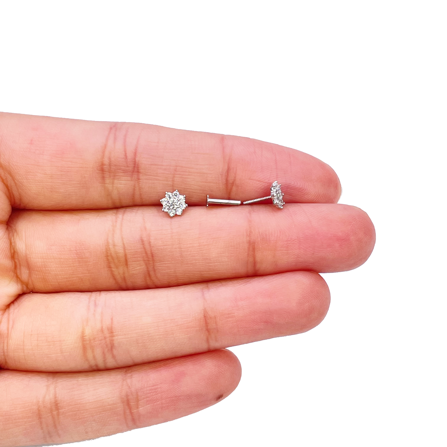 Boucles d'oreilles enfant motif fleur à huit pétales en oxyde de zirconium, or blanc 18 carats, longueur 5,5 mm