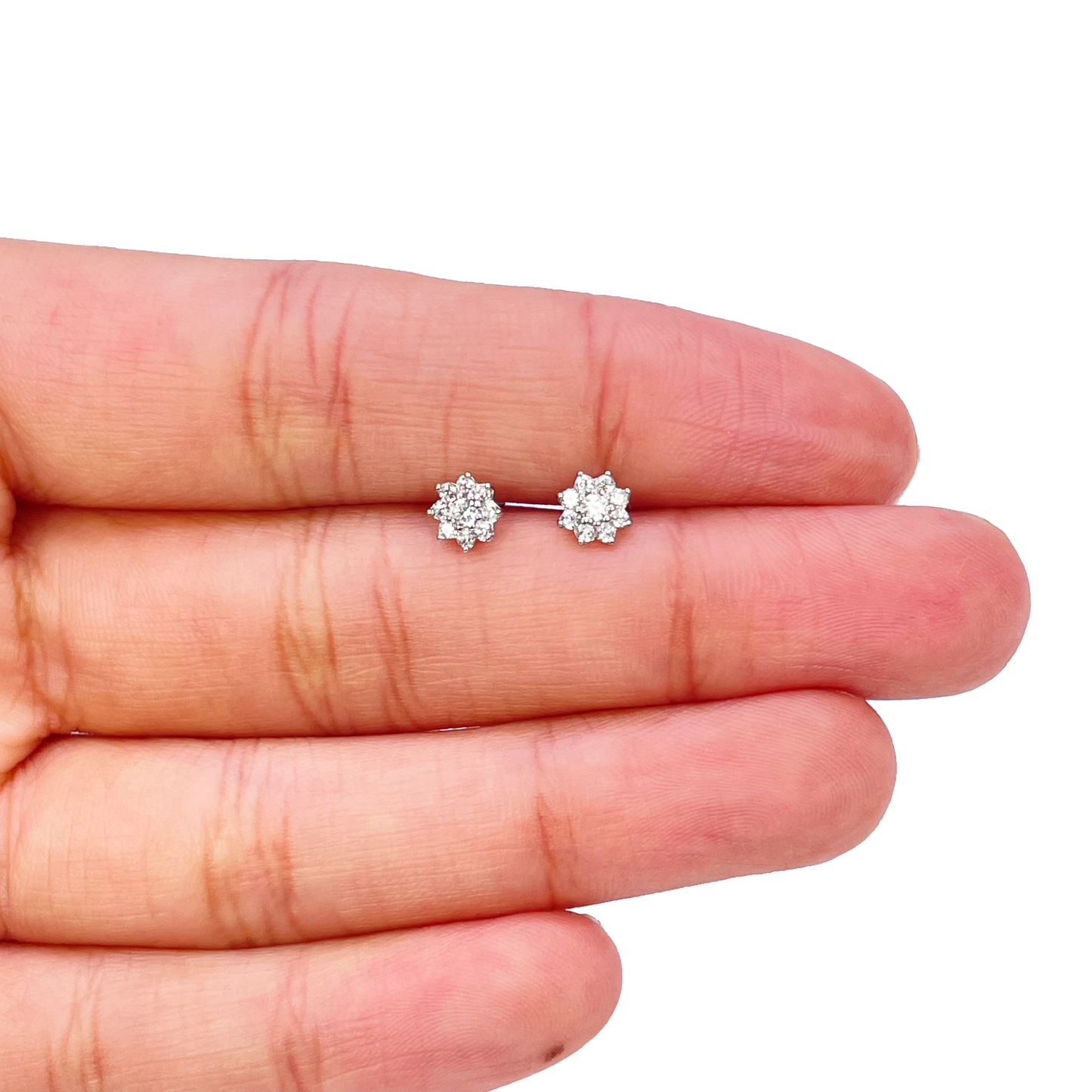 Boucles d'oreilles enfant motif fleur à huit pétales en oxyde de zirconium, or blanc 18 carats, longueur 5,5 mm