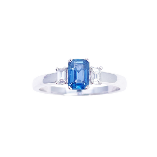 18-karaats gouden ring met saffier en diamant, natuurlijke baguette en smaragd slijpvorm 0,86ct