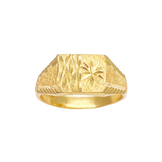 22-karaats gouden ring met vierkante signet, textuur en hoogglans, diamant geslepen, breedte 8,4mm