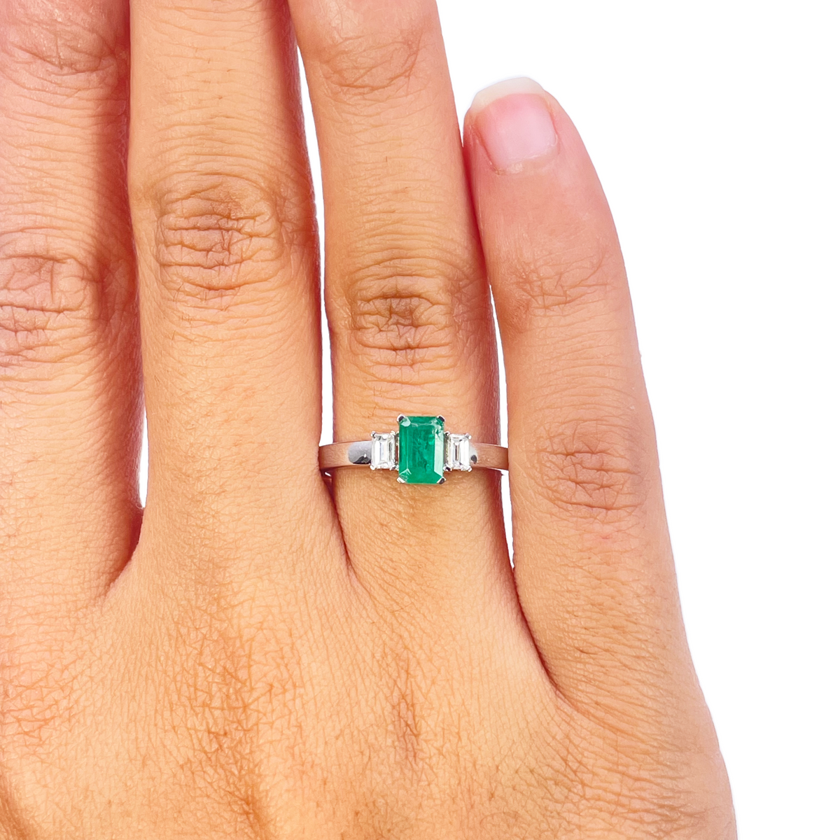 18-karaats gouden ring met smaragd en diamant, natuurlijke baguette en smaragd slijpvorm 0,75ct