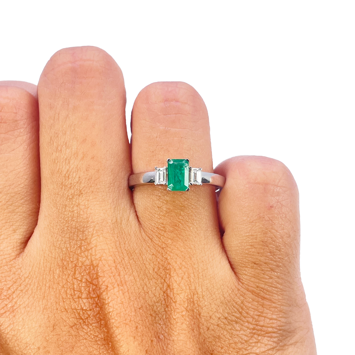 18-karaats gouden ring met smaragd en diamant, natuurlijke baguette en smaragd slijpvorm 0,75ct