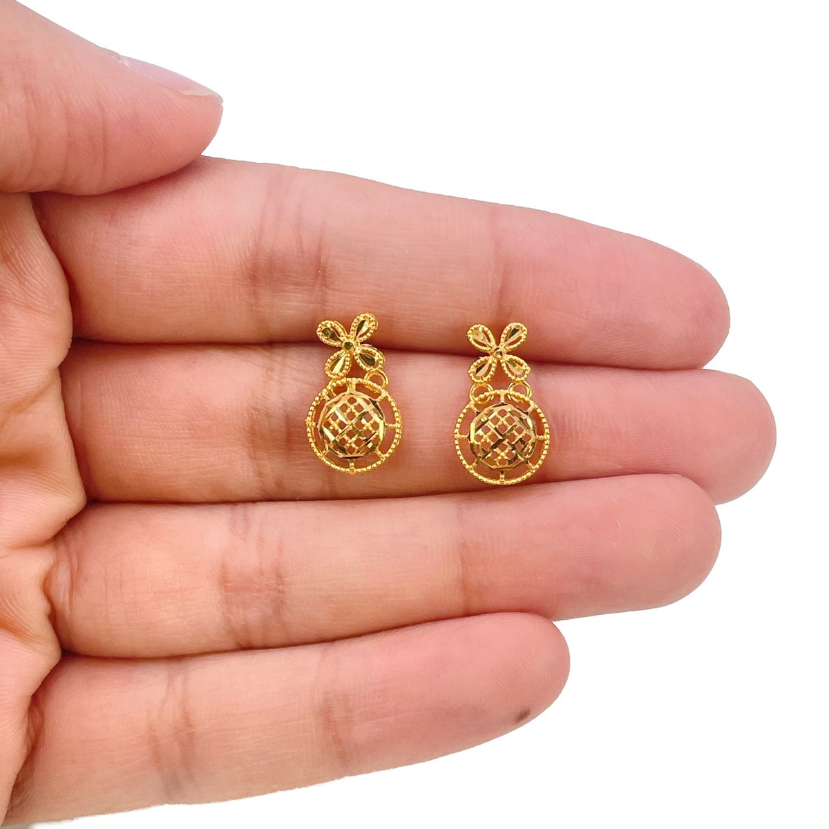 22ct Yellow Gold Medallion Necklace & Earring Set Lattice Flower