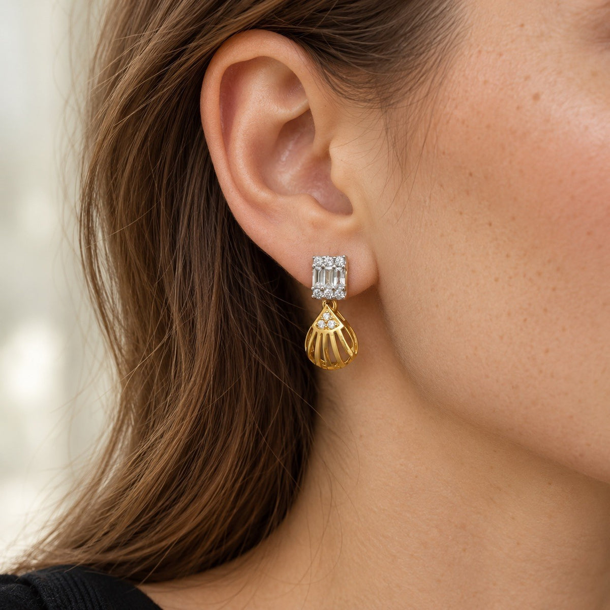 22ct Yellow Gold CZ Necklace & Earring Set Shell Design
