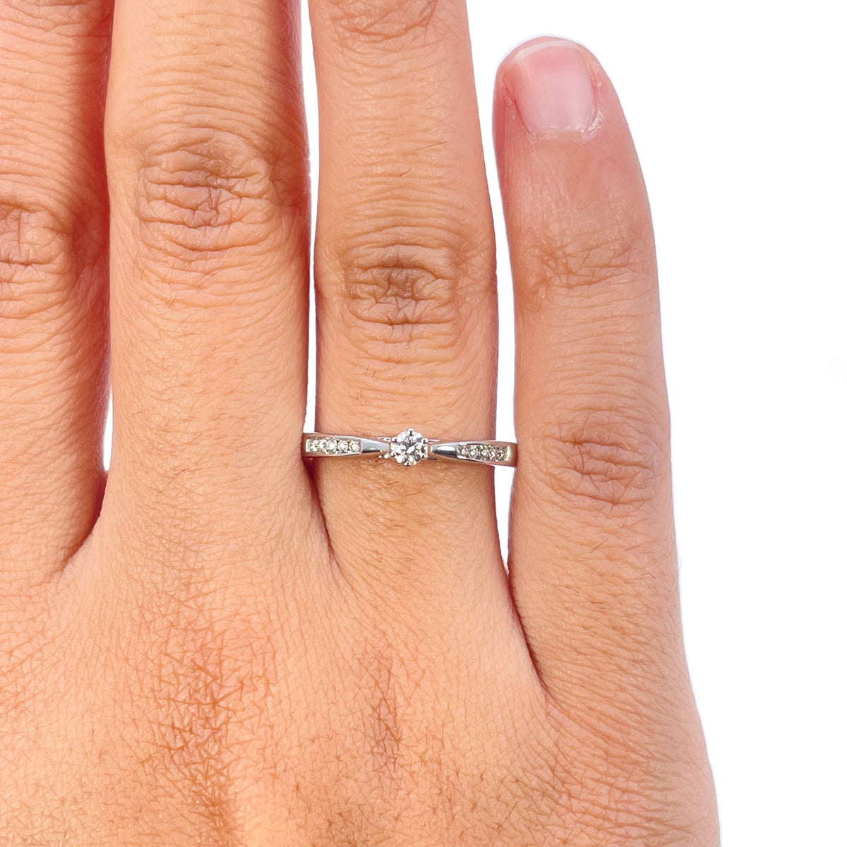 14ct White Gold Natural Diamond Solitaire Ring Diamond Set Shoulders 0.15ct