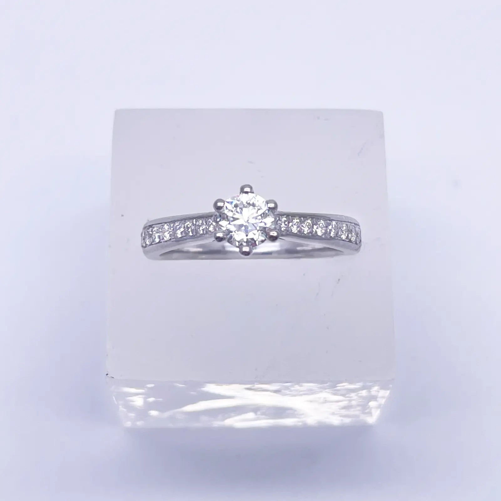 18ct White Gold 6-Claw Solitaire Natural Diamond  Engagement Ring 0.70ct 