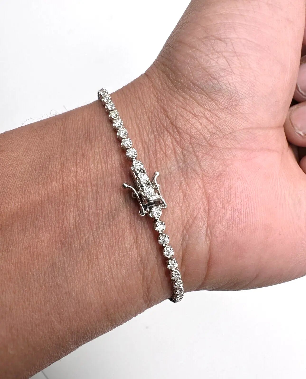 18ct White Gold Diamond Tennis Bracelet 4claw 2.02cts 7.00  Diamond Bracelets