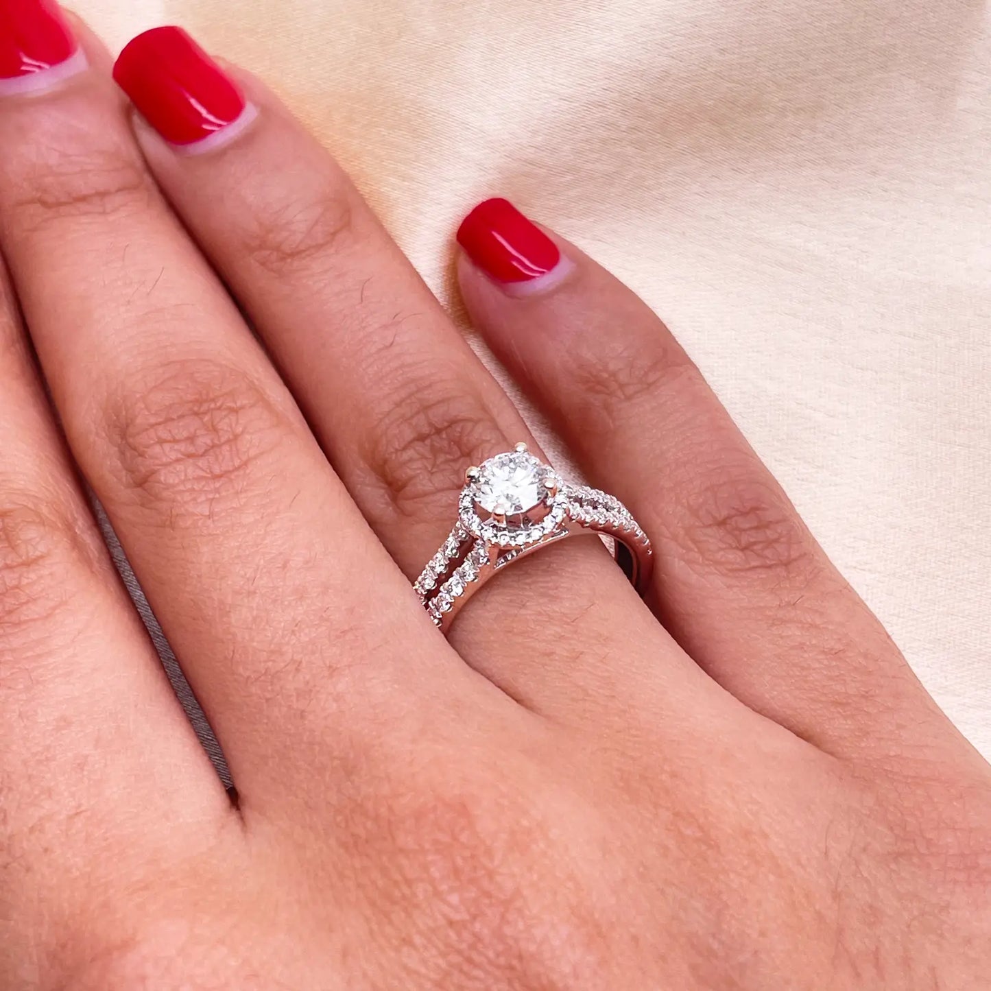 18ct White Gold Natural Round Diamond Halo Split Band Engagement Ring 1.20ct GIA  Diamond Ring
