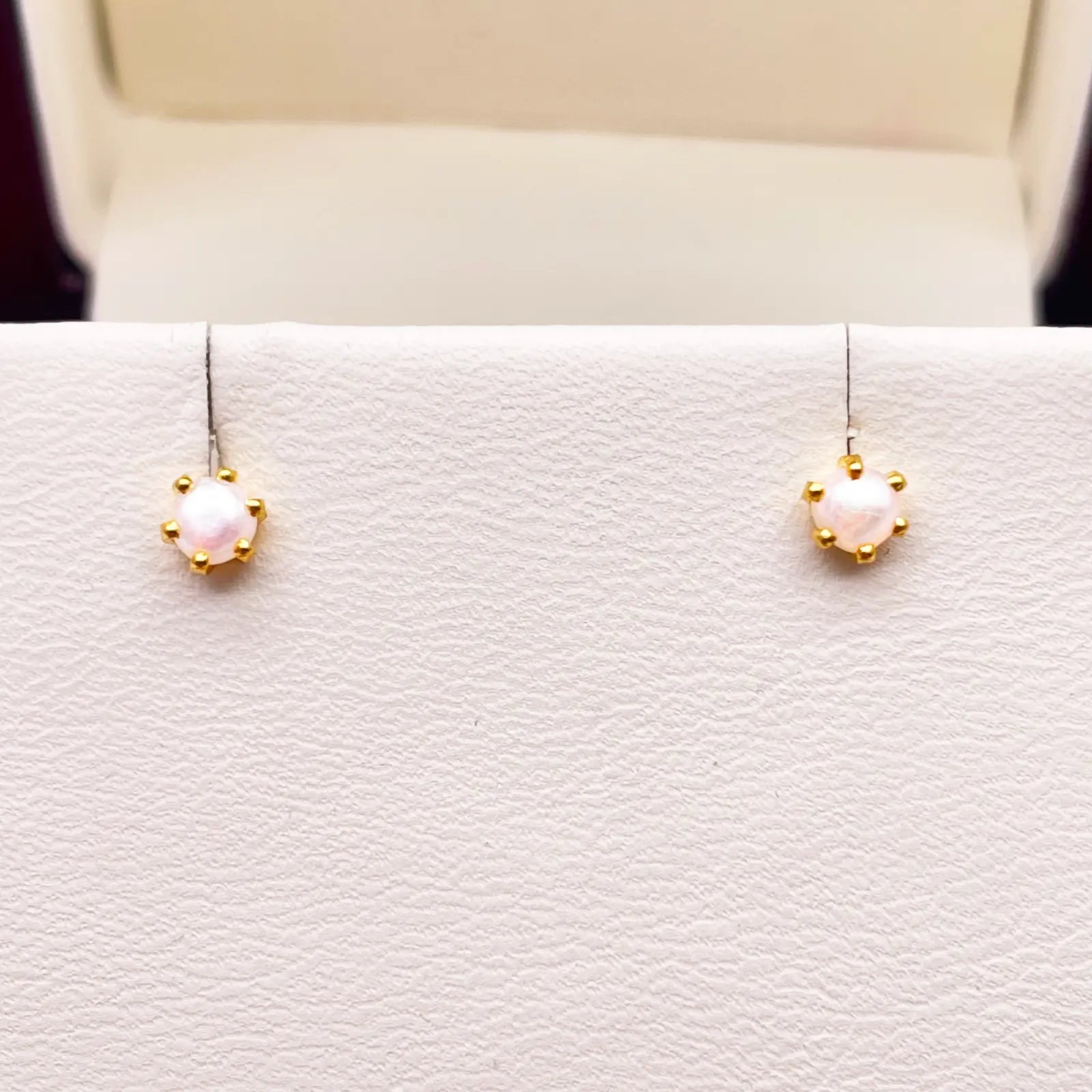 22ct Yellow Gold Children's Freshwater Pearl Claw Stud Earrings 4.1mm 