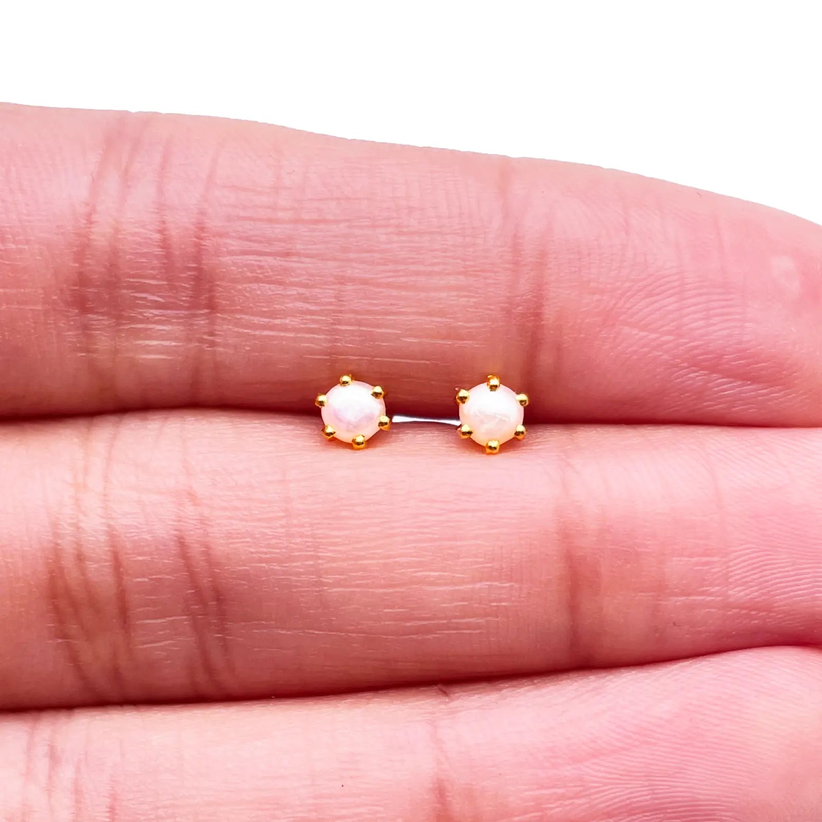22ct Yellow Gold Children's Freshwater Pearl Claw Stud Earrings 4.1mm 