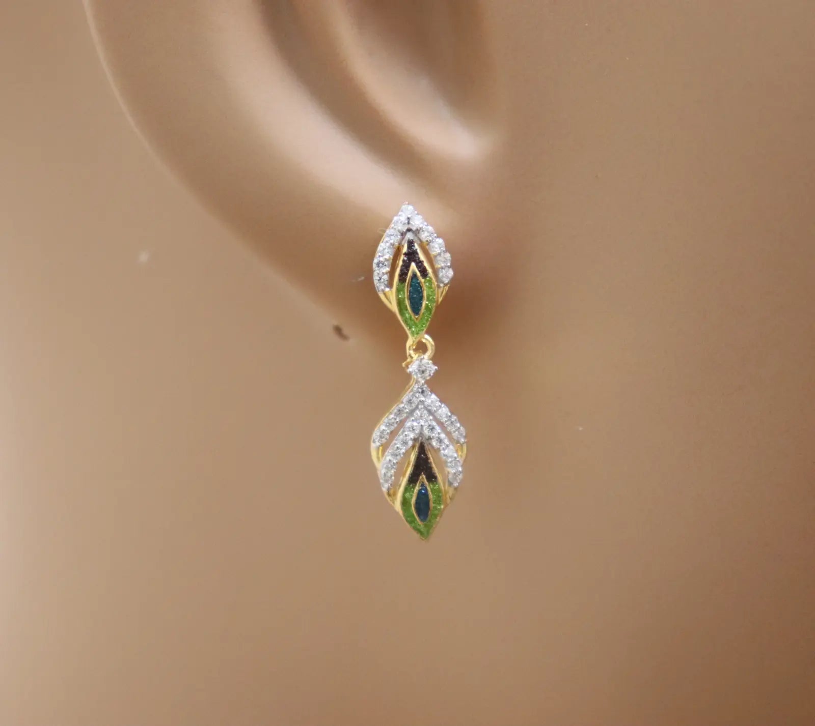 22ct Yellow Gold Ladies Feather Design Necklace & Earrings Set 