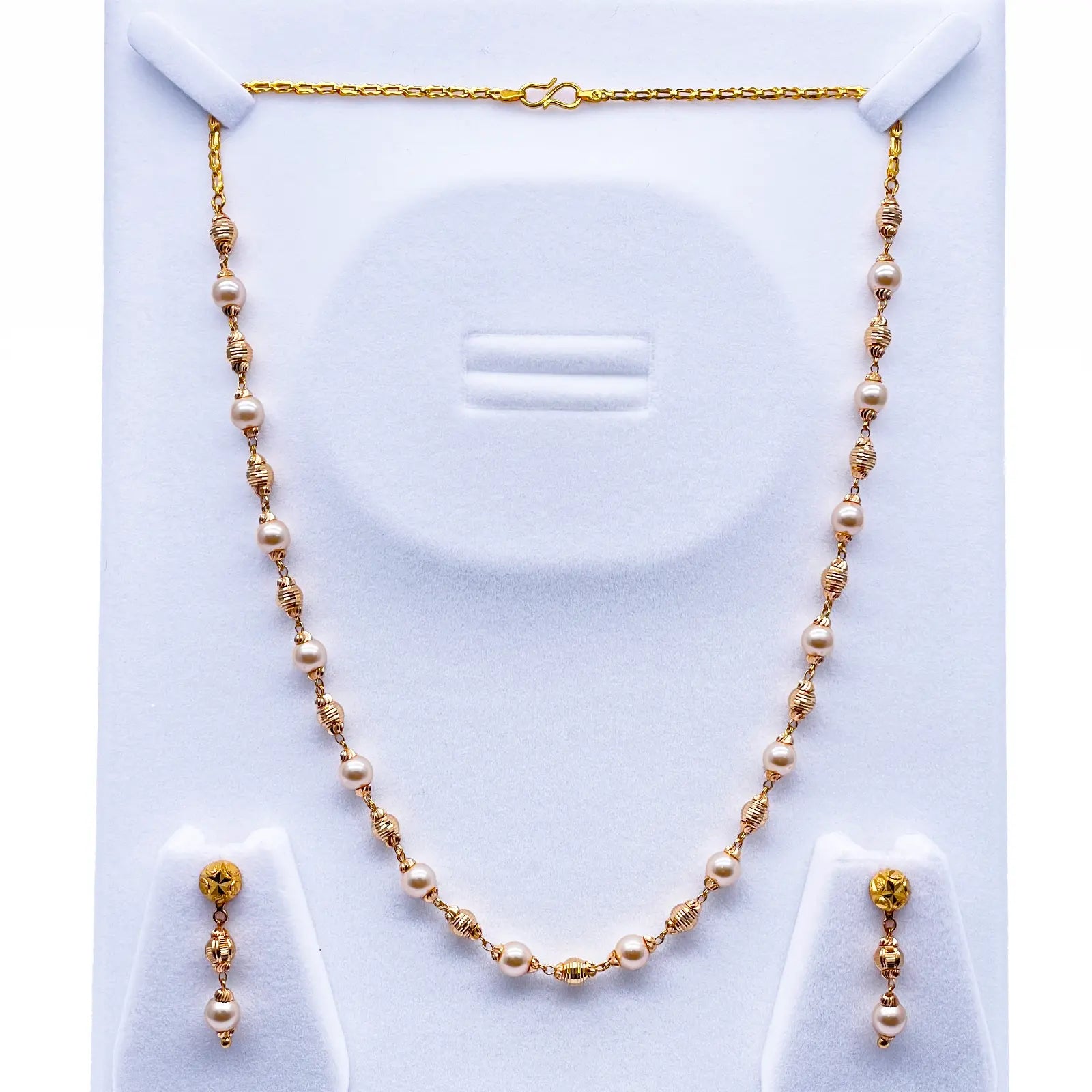 22ct Yellow Gold Pearls & Beaded Diamond Cut Ball Necklace/Earrings Set 