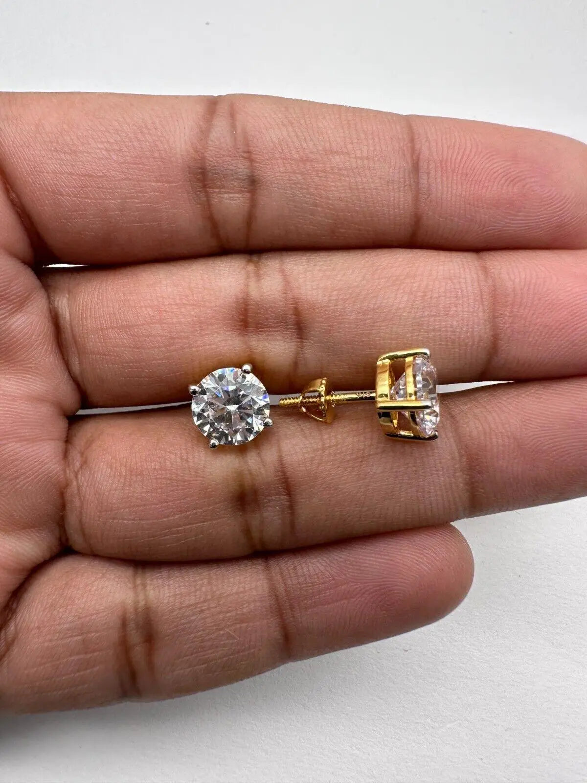 22ct Yellow Gold Round Style Cubic Zirconia Men's Stud Earrings, 3.81gm 